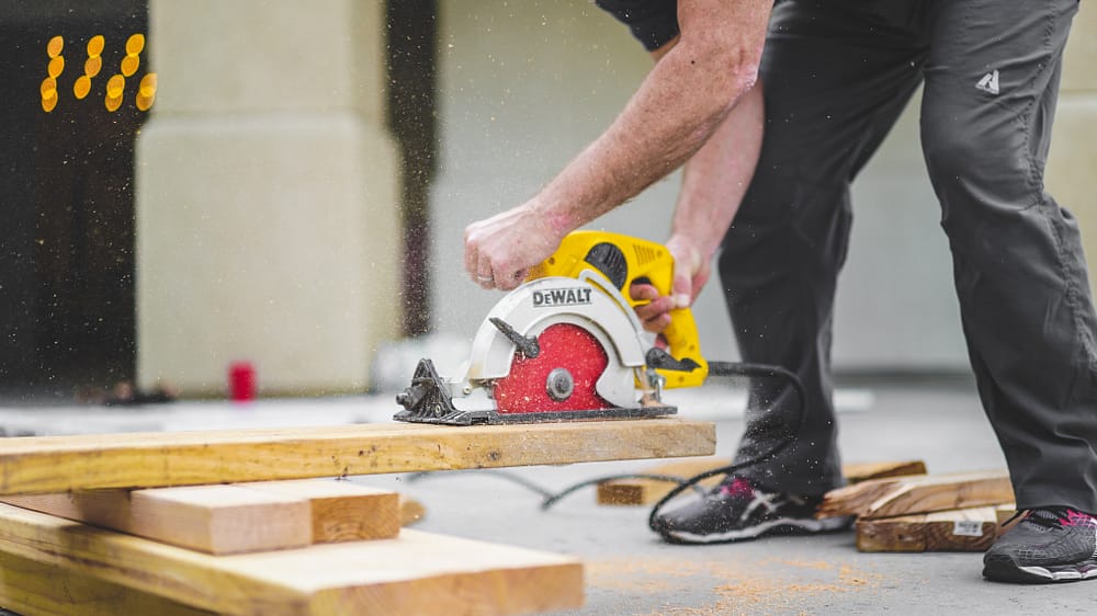 Man cutting wood 